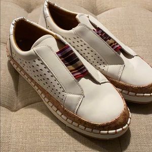 Women’s size 39 (US 8) white espadrilles.